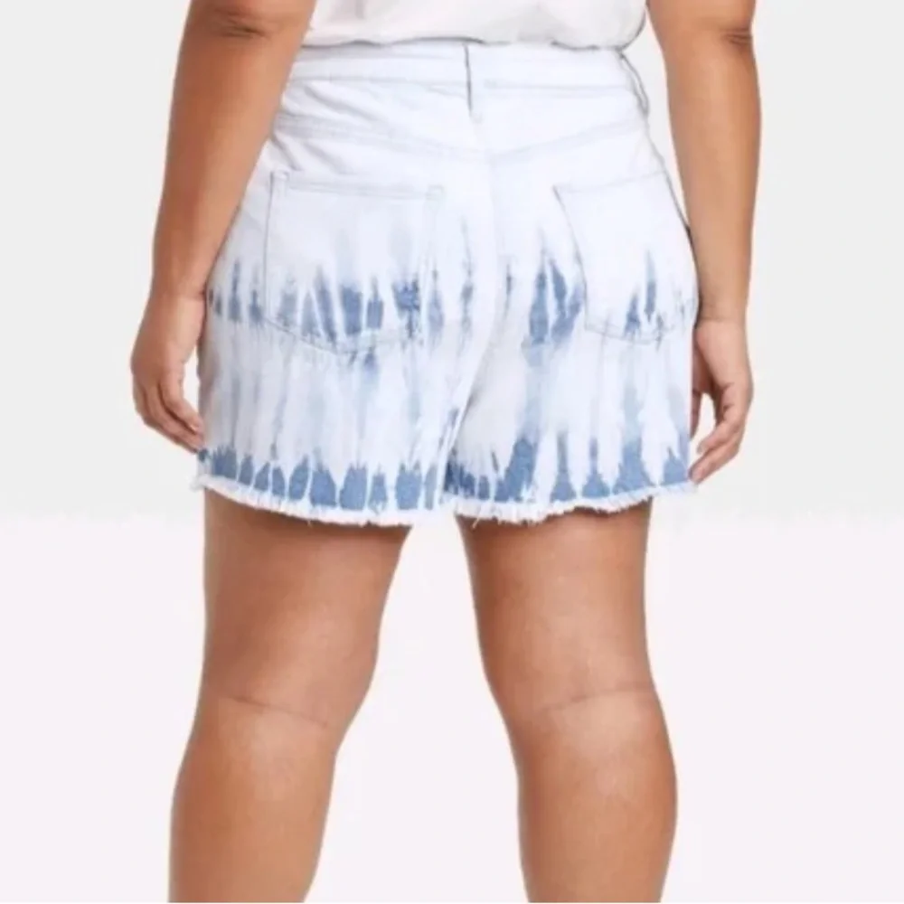 Women’s Jean’s Shorts High-Rise Midi Ava & Viv.             Tie Dye Size 22W NWT